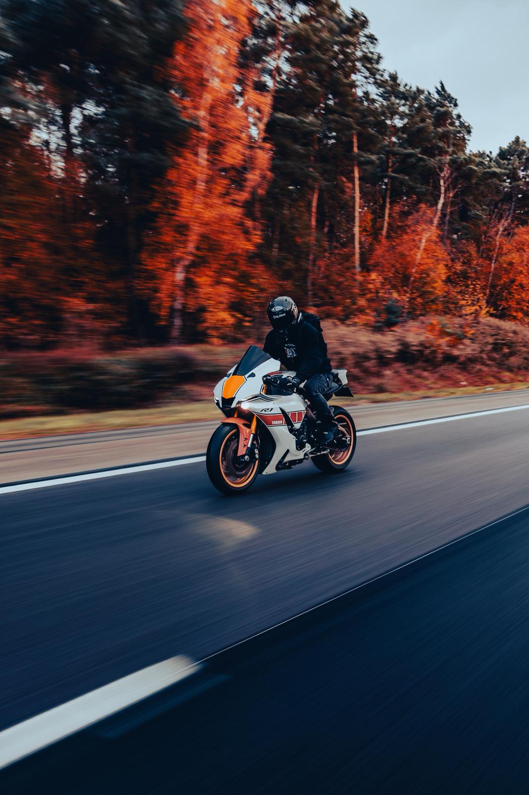 Motos